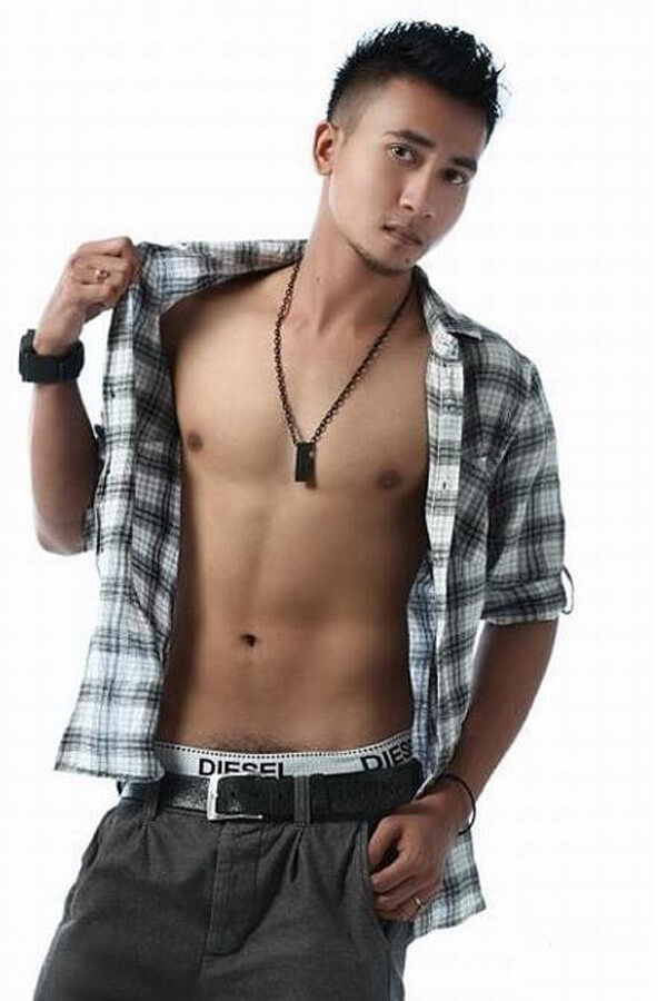 Top and Bottoom Asian Gay Escort in Bangkok | Chai
